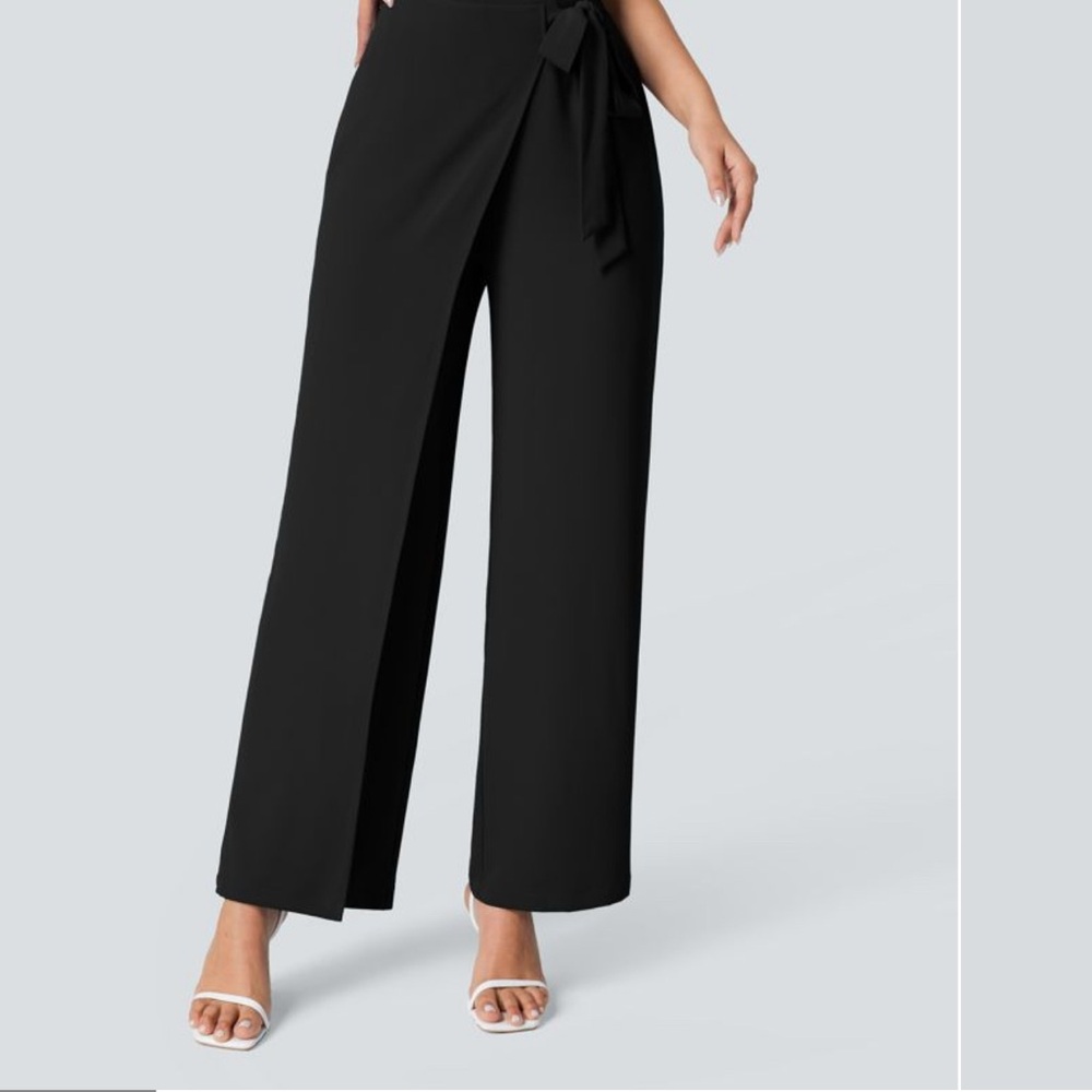 HALARA Black Wide-Leg Flair Slacks